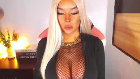 sheenafrost online show from March 5, 2026, 8:05 pm