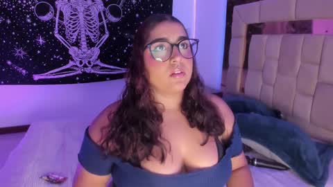 Heidy  online show from February 18, 2025, 12:48 am