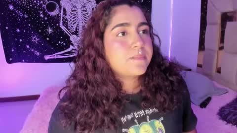 Heidy  online show from March 5, 2025, 10:43 pm