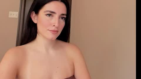 sheisallthat online show from November 6, 2025, 8:43 pm