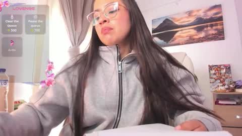 Snapshot of shekina_l chatting on December 4, 2025, 1:20 pm lau online show from December 4, 2025, 1:20 pm