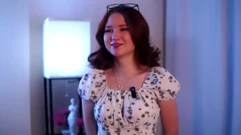 Lina online show from February 4, 2026, 1:39 pm