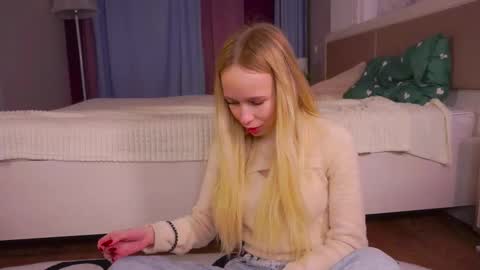 Snapshot of shelleybuss chatting on December 5, 2025, 6:11 am Shelley night Tate day online show from December 5, 2025, 6:11 am