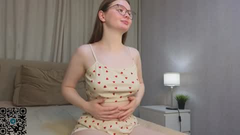 Snapshot of shelleyhayworth chatting on January 21, 2025, 4:10 am Kira online show from January 21, 2025, 4:10 am