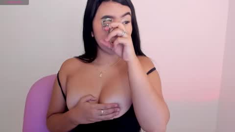 Snapshot of shellyrayhs1 chatting on November 13, 2025, 2:43 am Shelly rayhs online show from November 13, 2025, 2:43 am