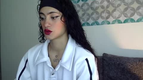Snapshot of shelsy_d chatting on April 15, 2026, 9:15 pm S H E L S Y online show from April 15, 2026, 9:15 pm