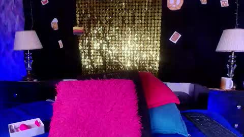 Shelsy online show from September 18, 2025, 11:56 am