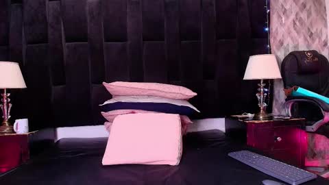 Shelsy online show from November 8, 2025, 11:54 am