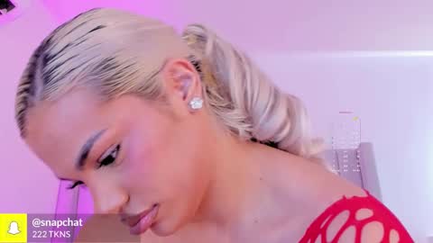 Snapshot of shelynna_azzul chatting on November 11, 2025, 8:20 pm shelynna_azzul online show from November 11, 2025, 8:20 pm