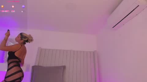 Snapshot of shelynna_azzul chatting on June 20, 2026, 1:03 pm shelynna_azzul online show from June 20, 2026, 1:03 pm