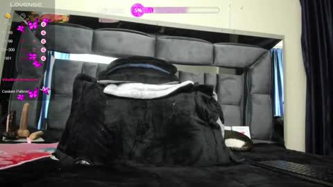 Snapshot of shengyi_blue chatting on February 25, 2025, 8:25 am  anyela7773 online show from February 25, 2025, 8:25 am