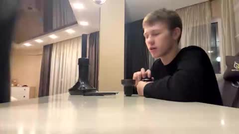 Snapshot of sherlockmax chatting on November 7, 2025, 2:39 pm Max online show from November 7, 2025, 2:39 pm