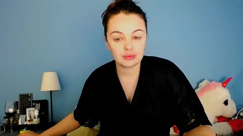 Vikki online show from April 3, 2026, 10:24 am