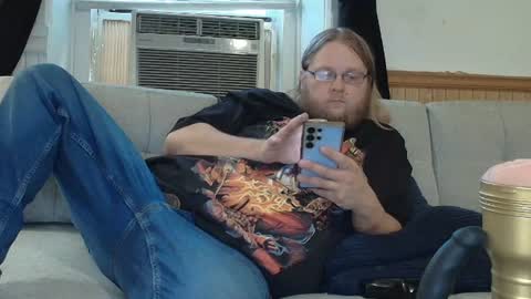 Snapshot of shifty885 chatting on June 16, 2026, 9:06 pm shifty885 online show from June 16, 2026, 9:06 pm
