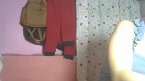 Snapshot of shimmering_kate chatting on January 11, 2025, 1:48 am shimmering_kate online show from January 11, 2025, 1:48 am