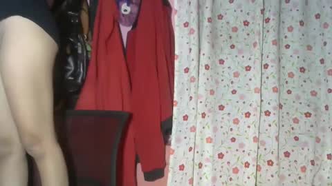 Snapshot of shimmering_kate chatting on January 13, 2025, 1:56 am shimmering_kate online show from January 13, 2025, 1:56 am