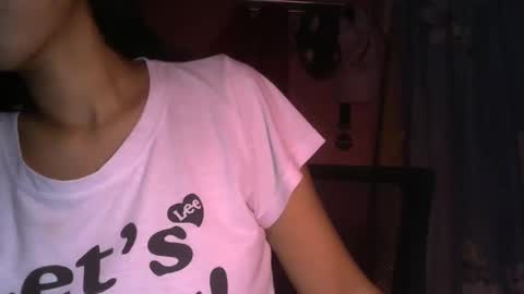 Snapshot of shimmering_kate chatting on January 27, 2025, 5:36 am shimmering_kate online show from January 27, 2025, 5:36 am