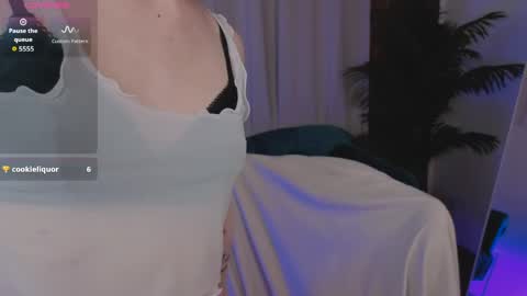 Vivi online show from April 7, 2026, 3:23 pm