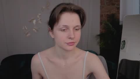 Vivi online show from April 18, 2026, 1:26 pm