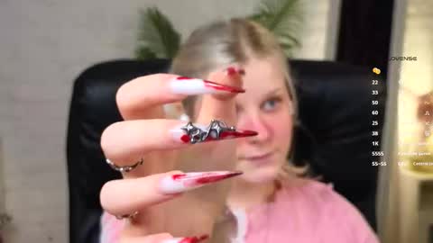 help me reach my first 25 thumbs up online show from November 16, 2025, 10:04 pm