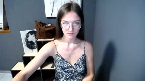 Snapshot of shining_pearl chatting on June 26, 2026, 9:57 am Jesica online show from June 26, 2026, 9:57 am