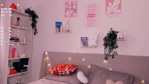 Snapshot of shiningdawn chatting on November 29, 2025, 9:45 am Stella online show from November 29, 2025, 9:45 am