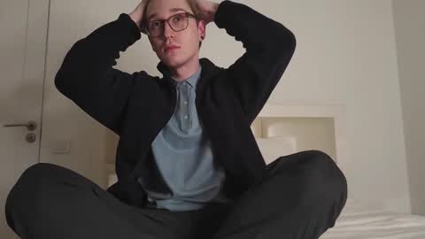 Matthew online show from March 1, 2026, 9:39 pm