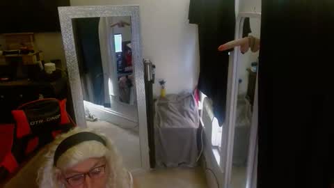 Snapshot of shirleyjo chatting on June 10, 2026, 7:57 pm sarah online show from June 10, 2026, 7:57 pm