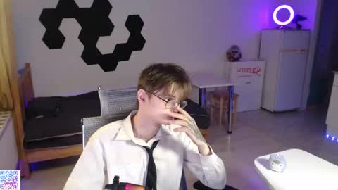 Snapshot of shiromy_ chatting on November 21, 2025, 10:30 pm shiromy_ online show from November 21, 2025, 10:30 pm