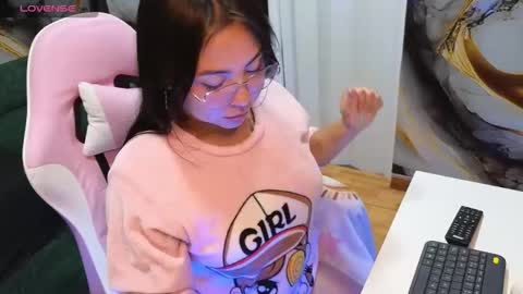 Snapshot of shizuka_wet chatting on December 5, 2025, 3:15 am Shizuka online show from December 5, 2025, 3:15 am