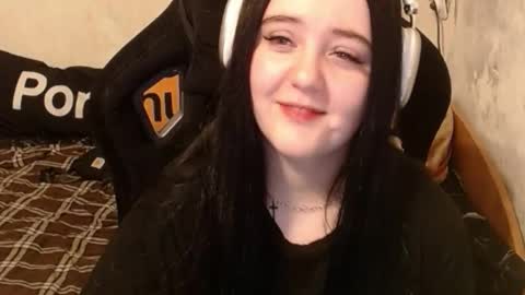 Snapshot of show_for_you chatting on October 28, 2025, 2:20 pm show_for_you online show from October 28, 2025, 2:20 pm