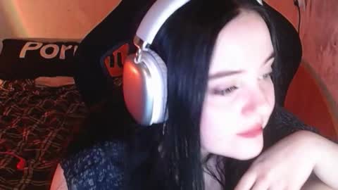 Snapshot of show_for_you chatting on November 13, 2025, 6:29 pm show_for_you online show from November 13, 2025, 6:29 pm