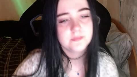 Snapshot of show_for_you chatting on November 18, 2025, 12:31 pm show_for_you online show from November 18, 2025, 12:31 pm