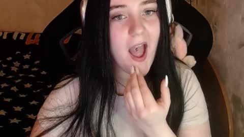 Snapshot of show_for_you chatting on December 17, 2025, 2:12 pm show_for_you online show from December 17, 2025, 2:12 pm