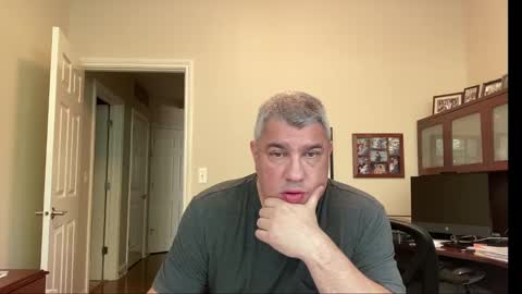 Chicago Guy online show from September 30, 2025, 7:52 pm