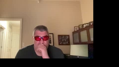 Chicago Guy online show from April 11, 2026, 3:33 am