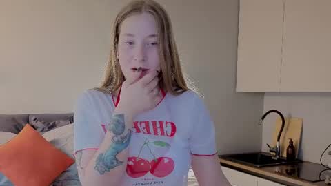 Snapshot of showmeyourfetish chatting on June 16, 2026, 4:15 am ShowmeYourfetish online show from June 16, 2026, 4:15 am