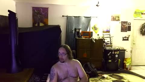 Snapshot of shredmancer chatting on May 6, 2026, 2:08 am shredmancer online show from May 6, 2026, 2:08 am