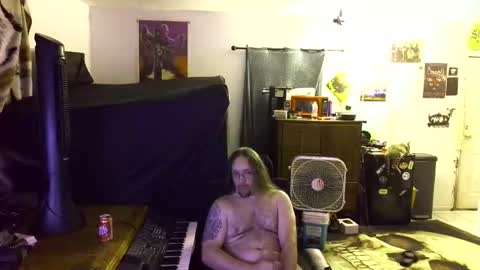 Snapshot of shredmancer chatting on May 13, 2026, 2:09 am shredmancer online show from May 13, 2026, 2:09 am