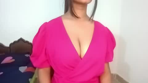 shreya_07 online show from July 18, 2026, 2:32 pm