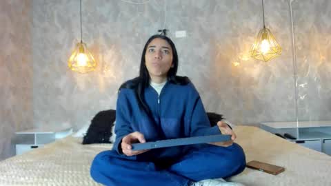 ZUMY ANGELS online show from October 14, 2025, 4:46 am