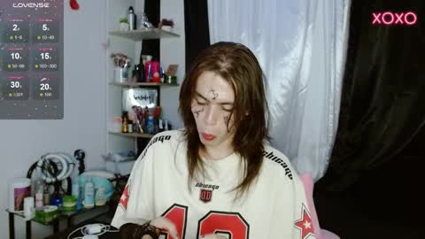 Shun White online show from December 6, 2024, 5:53 am