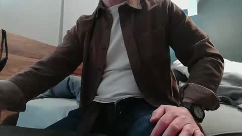 shutterbug989 online show from April 20, 2026, 12:35 am