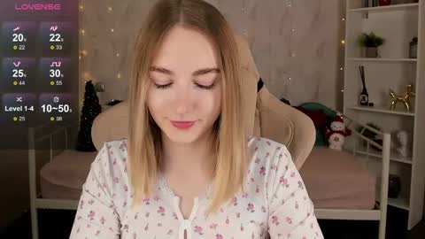 Snapshot of shy__polly chatting on December 16, 2025, 12:15 am Polly online show from December 16, 2025, 12:15 am