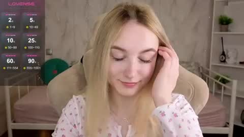 Snapshot of shy__polly chatting on June 23, 2026, 12:08 am Polly online show from June 23, 2026, 12:08 am