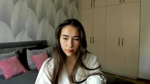 Snapshot of shy_bambiii chatting on June 17, 2026, 6:16 am Mika online show from June 17, 2026, 6:16 am