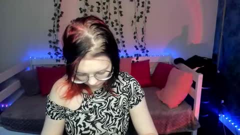 shy_elina01 online show from January 15, 2026, 10:31 am