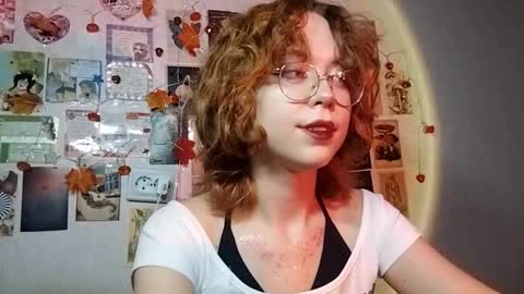 Milena online show from November 7, 2025, 2:17 pm