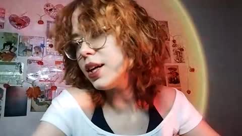 Milena online show from November 12, 2025, 1:11 pm