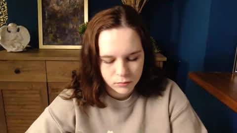 shy_lil online show from December 18, 2025, 2:34 pm